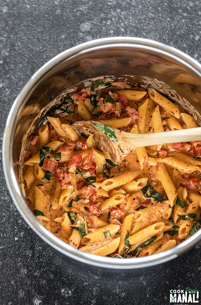 creamy tomato basil pasta in instant pot